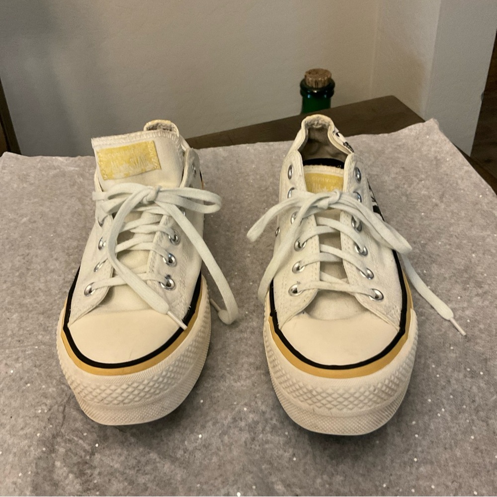 Converse All Star Womens White w highlights Platform High Top Sneakers Sz8.5